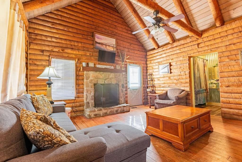 Сasa de vacaciones Cozy 2-br Log Close To Attractions Chattanooga
