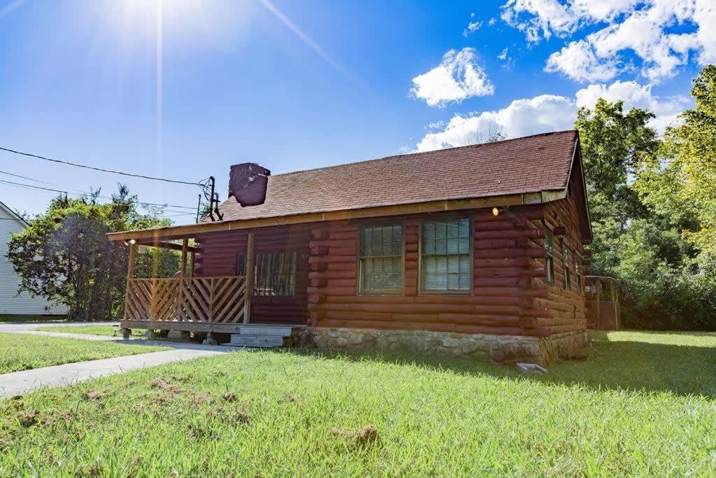 Cozy 2-br Log Close To Attractions Сasa de vacaciones