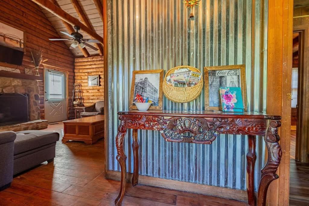 Cozy 2-br Log Close To Attractions Holiday home Chattanooga
